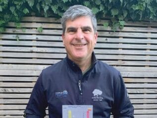 Nick Thompson sets Woodhall Hills course record