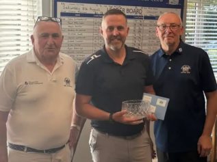 Michael Henson (centre)
